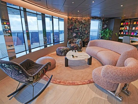 Observation lounge