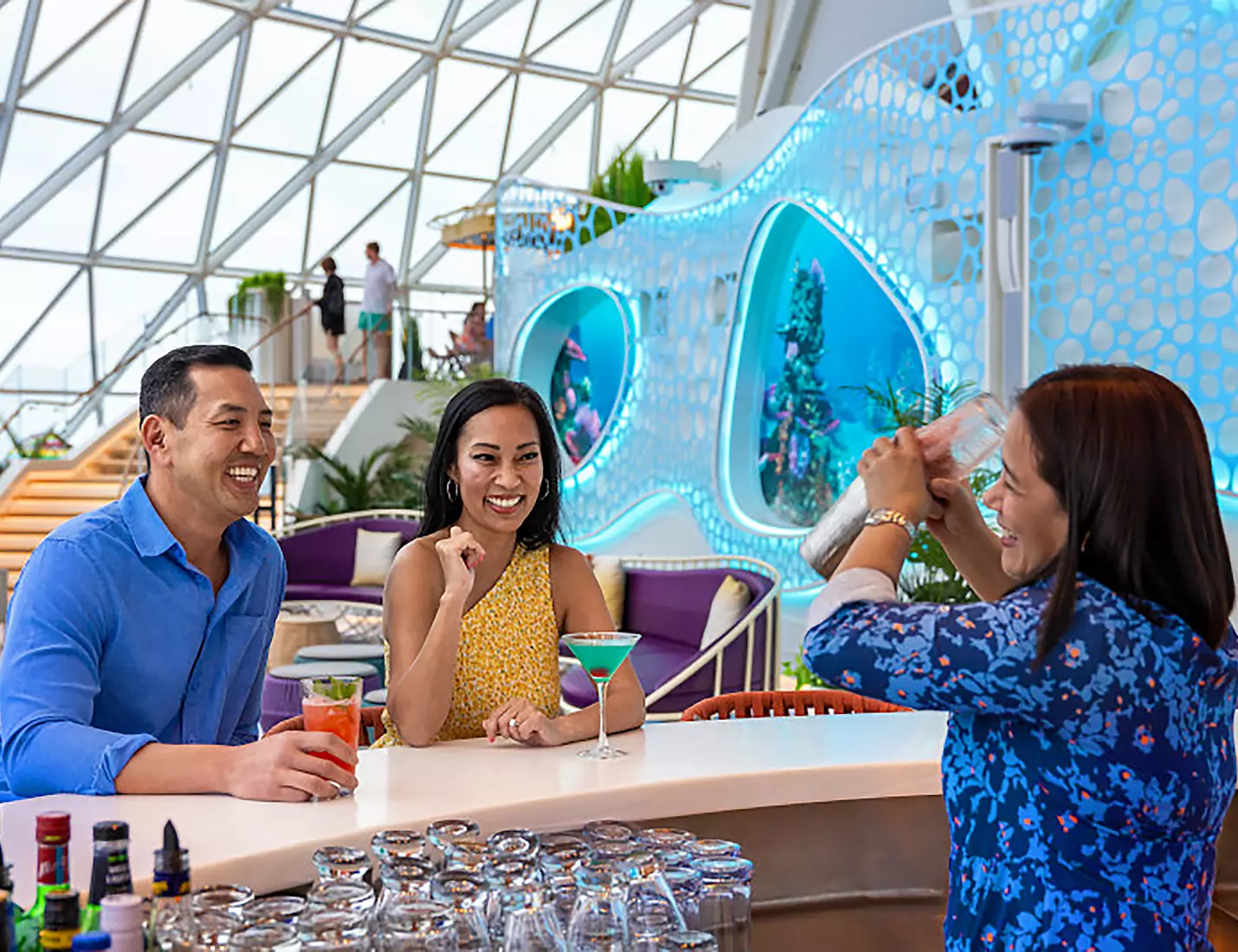 The overlook℠ bar & pods