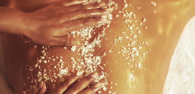 Intensely cleansing salt scrub – 50 minutes