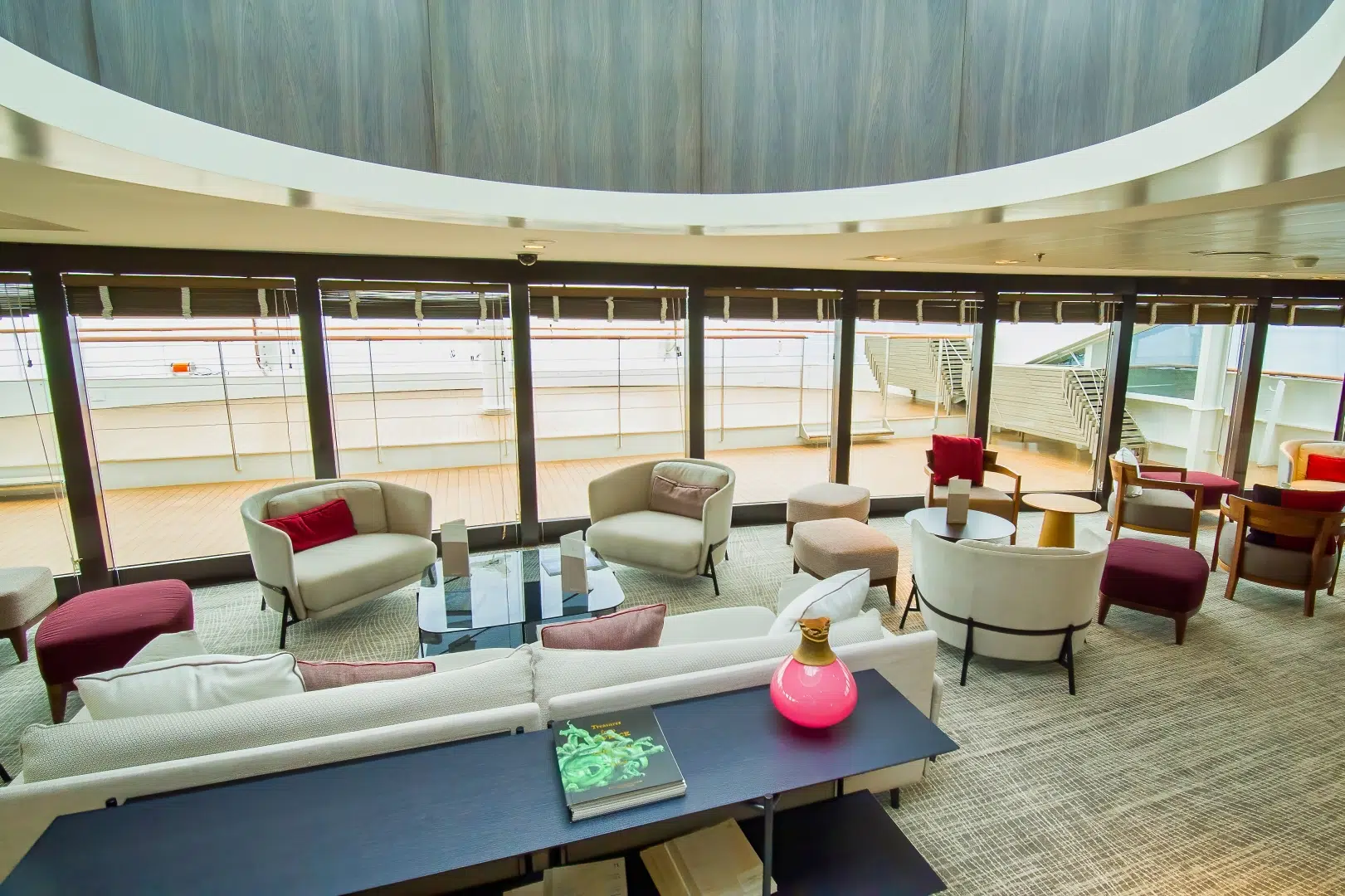 The panoramic lounge