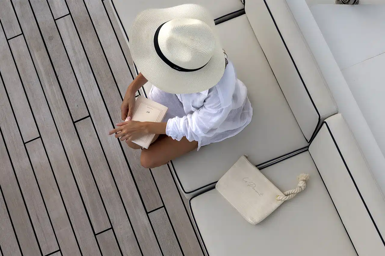Exterior bar – sun deck