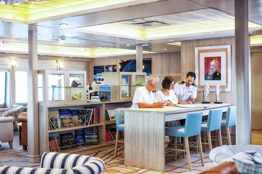 Expedition lounge & bar with science corner and library