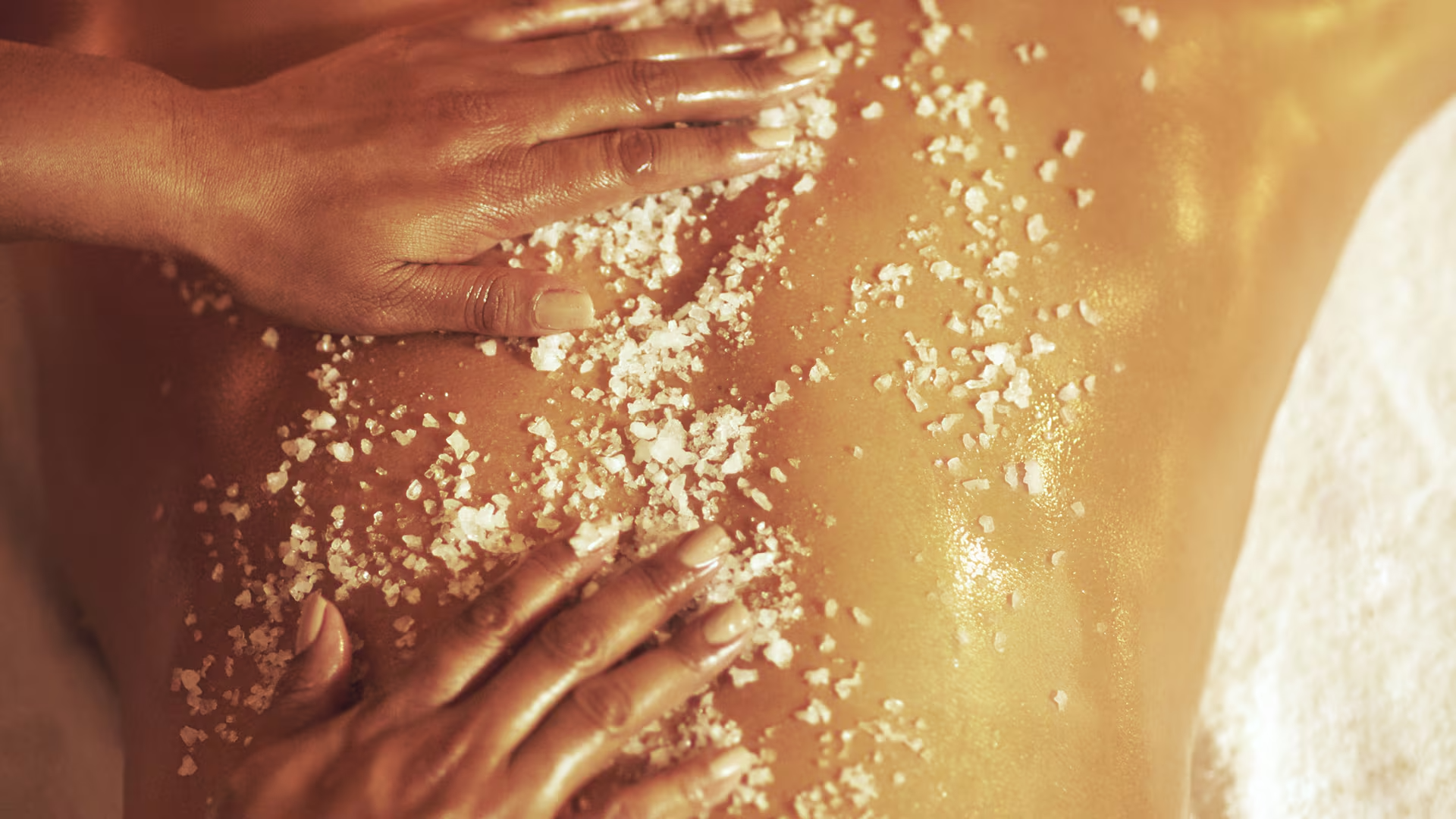 Intensely cleansing salt scrub