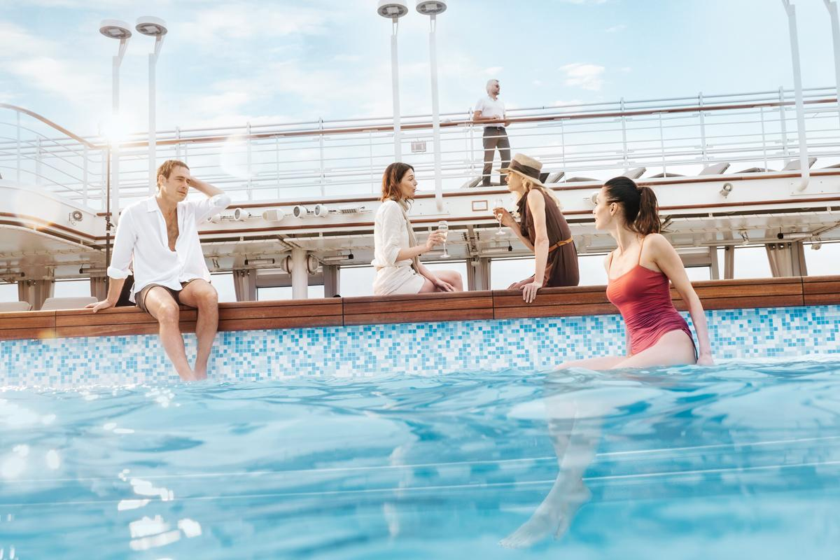 Pool deck & jacuzzi area