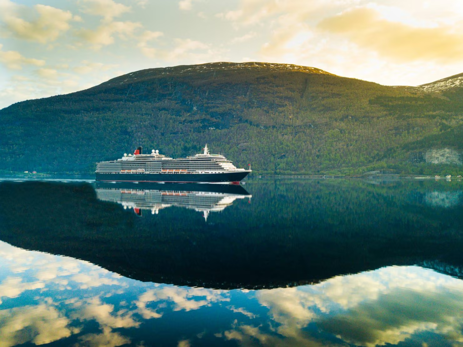 Launch and maiden voyage