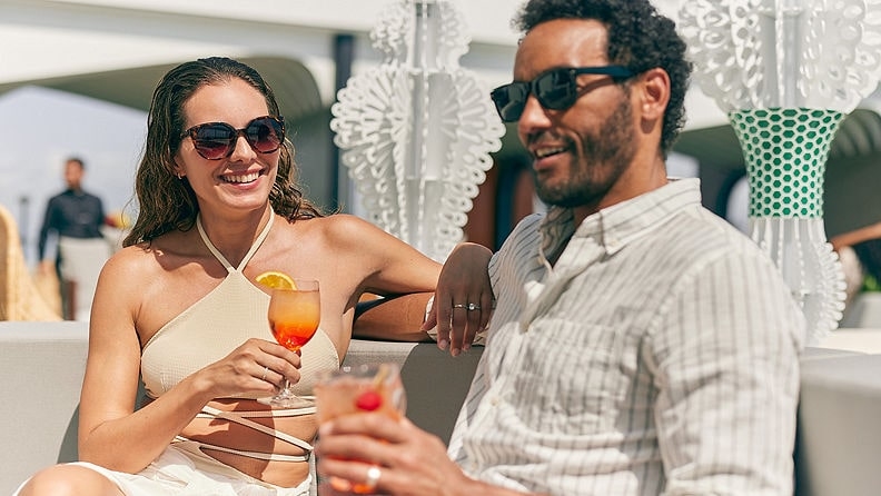 The pool bar & mast grill