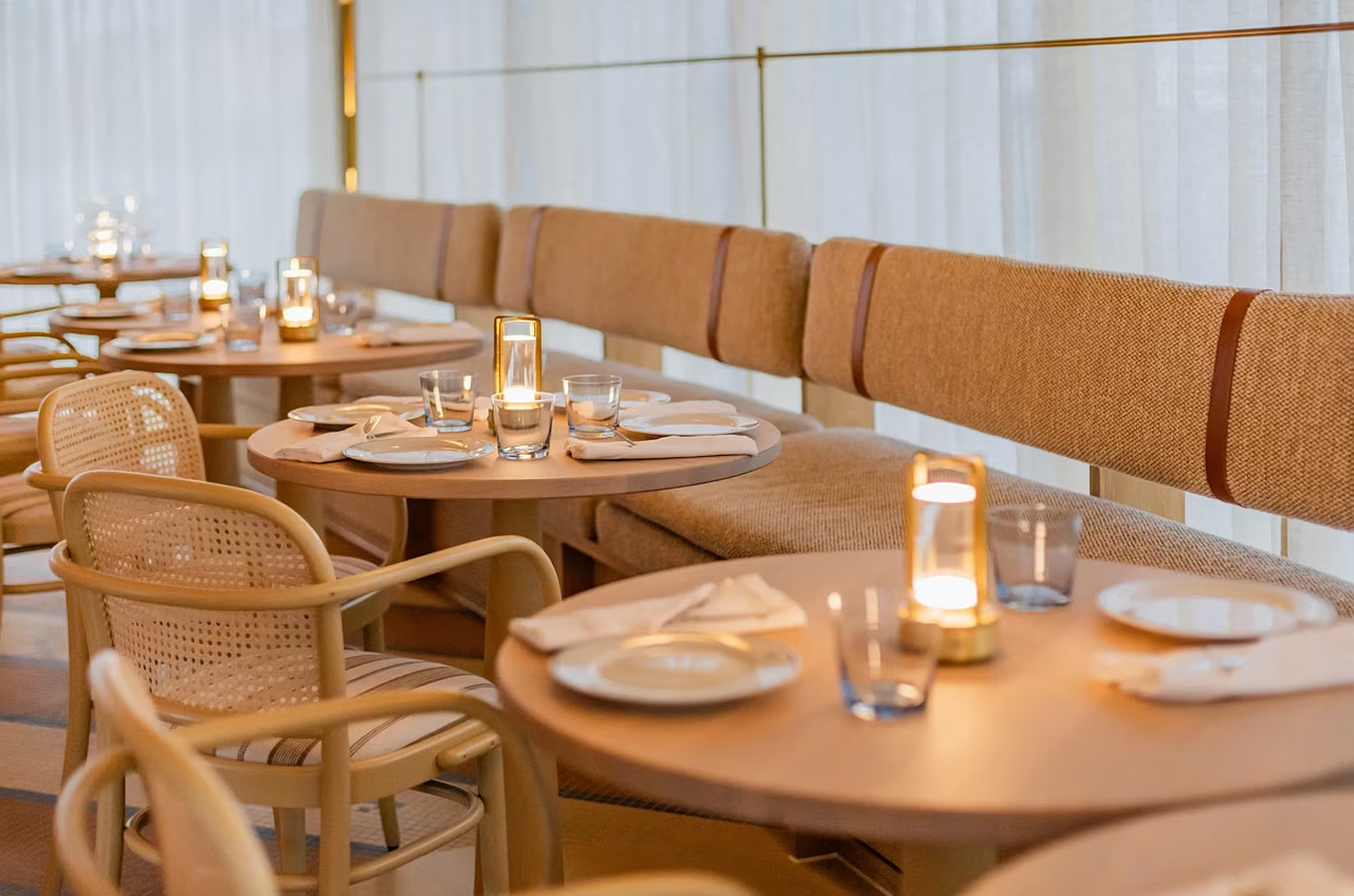 The grüner bar and dining