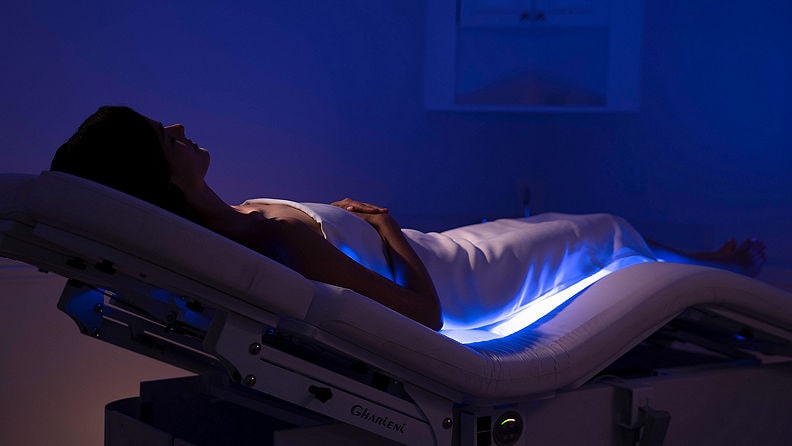 Zero gravity immersion massage