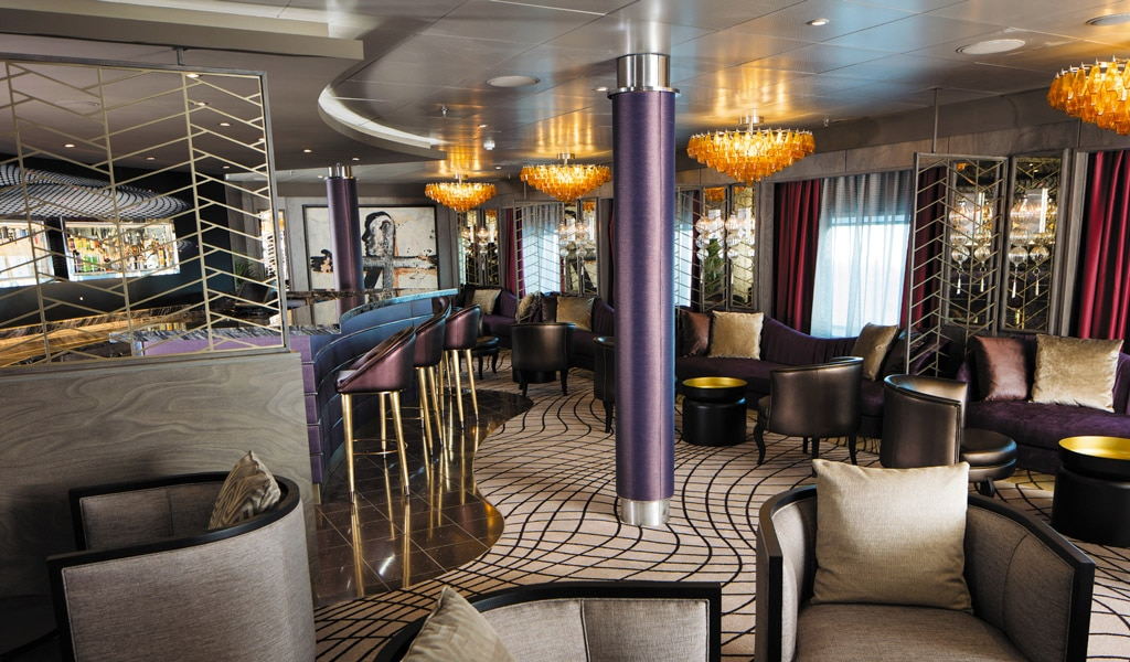 Voyager lounge