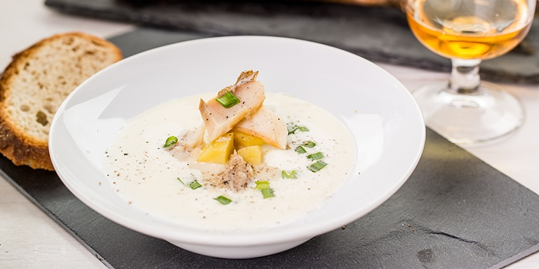 Foraging & onboard scottish cooking class