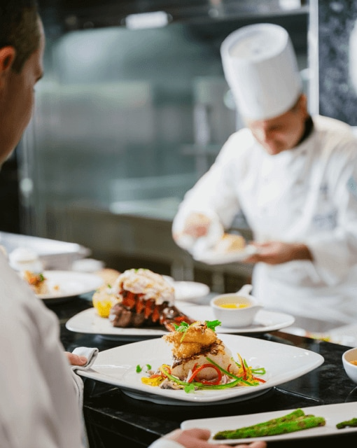 Three-level dining room