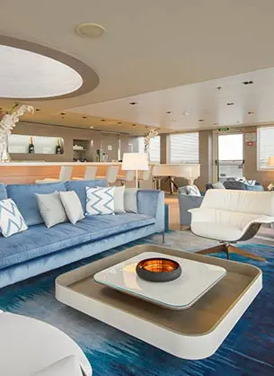 The panoramic lounge