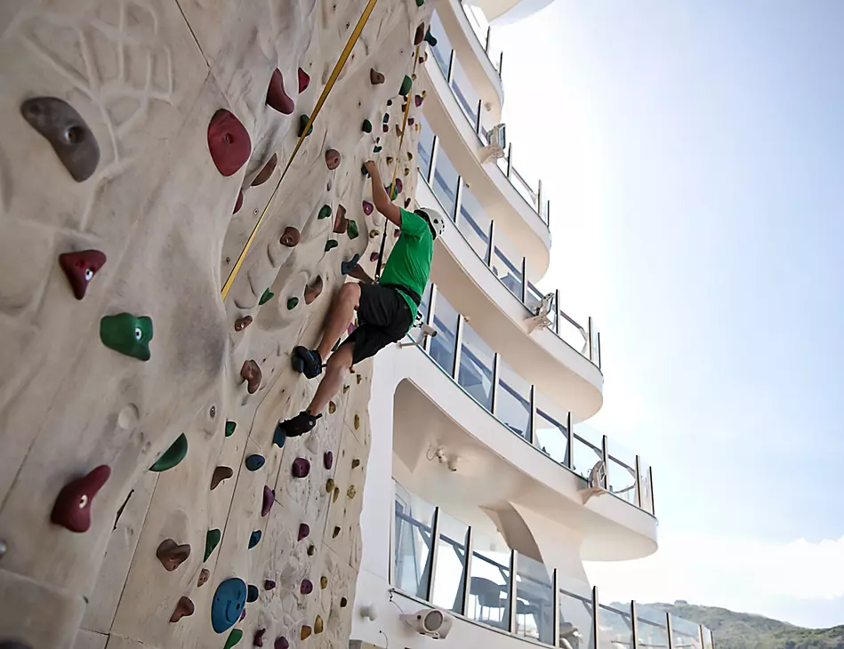 Rock climbing wall