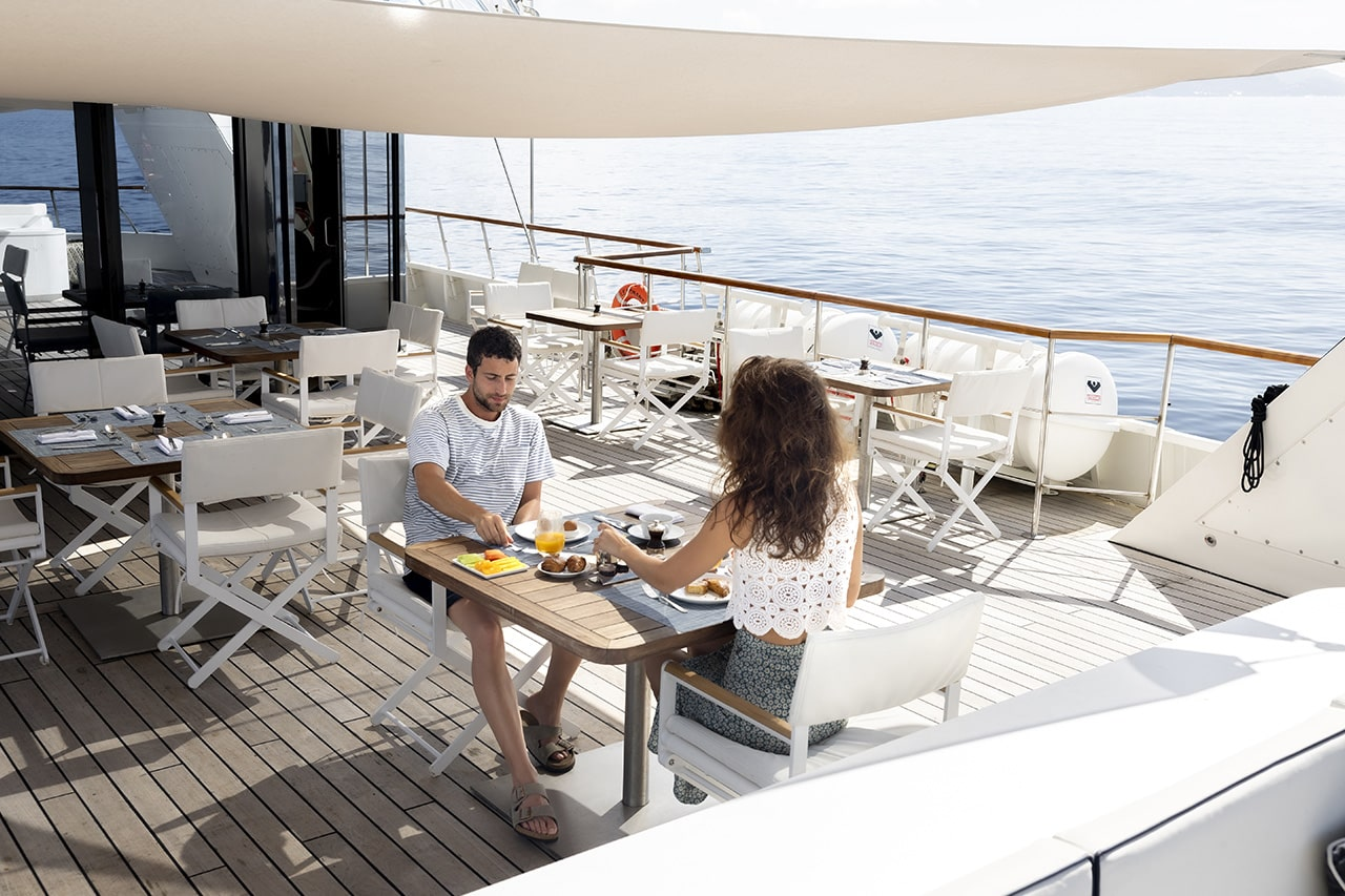 The le diamant panoramic restaurant – zéphyr deck